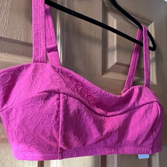 NWT Freshwater Wide-Strap Bandeaukini Swim
Top & Solid High-Waist Swim Bottoms - Picture 6 of 15